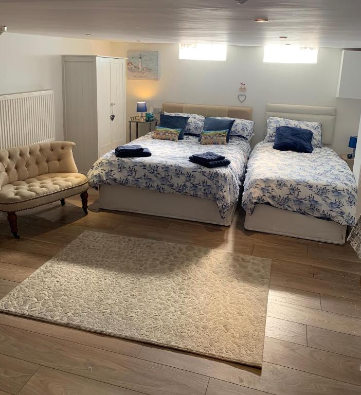 Whitby Wave breaker studio room 5